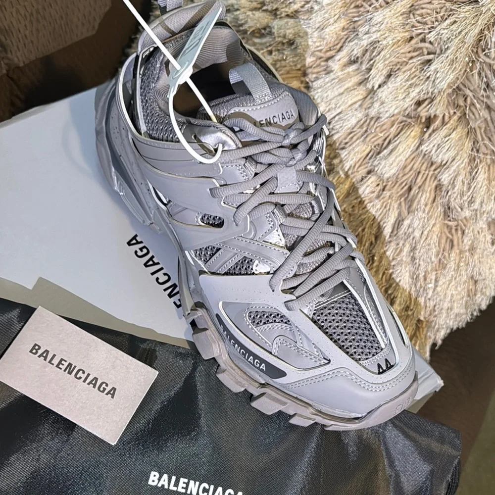 Men’s Balenciaga Sneakers - Picture 5 of 5